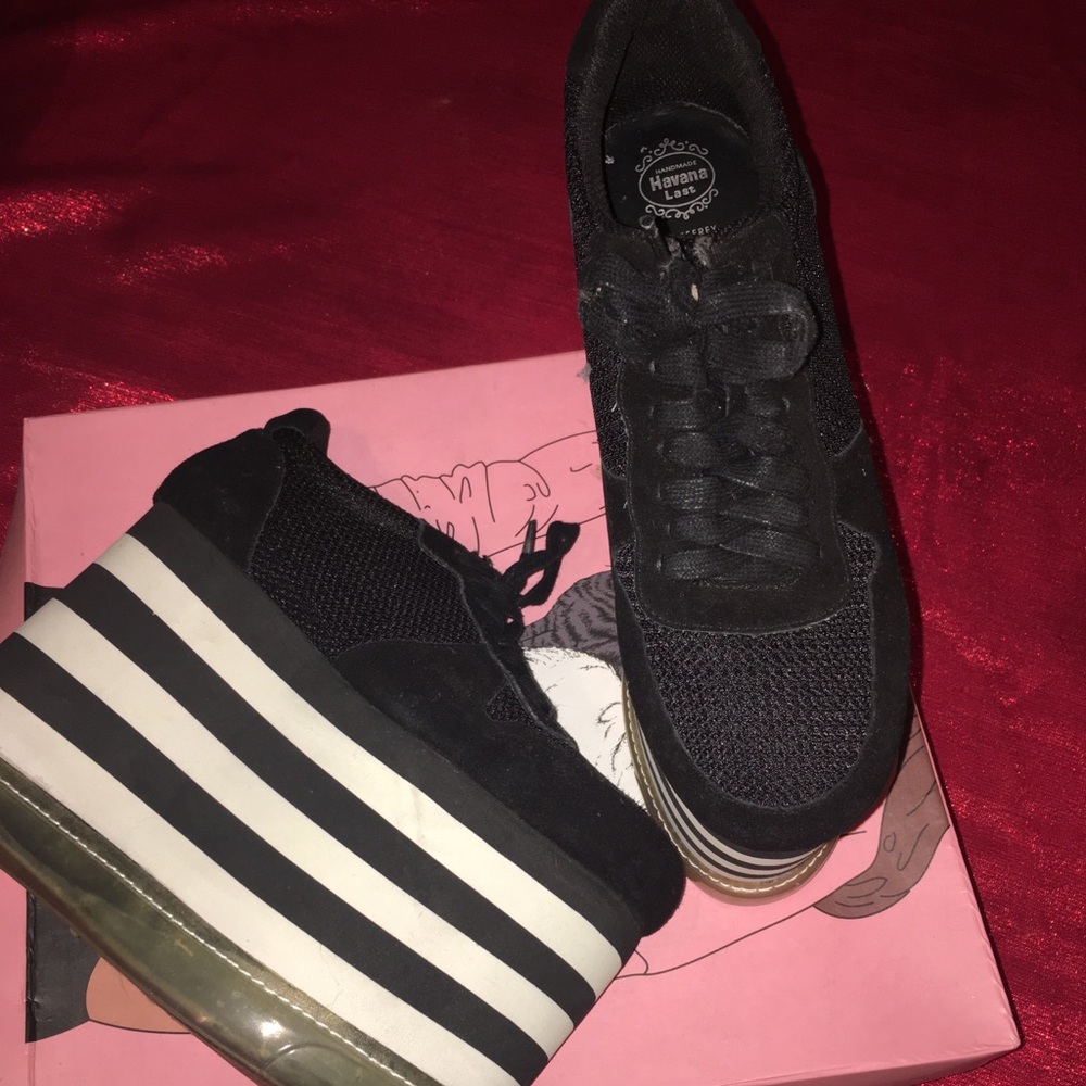 Platform sneakers